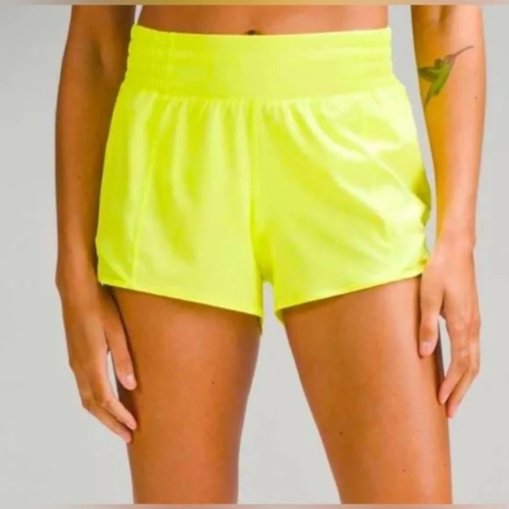 Lululemon Hotty Hot Low Rise Lined 4”
